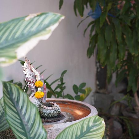A House Boutique Guesthouse Bangkok Exterior photo