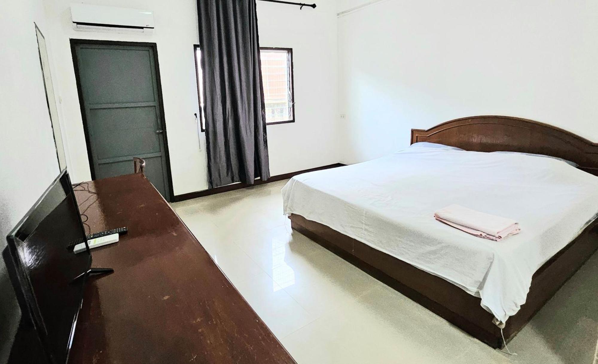 A House Boutique Guesthouse Bangkok Exterior photo