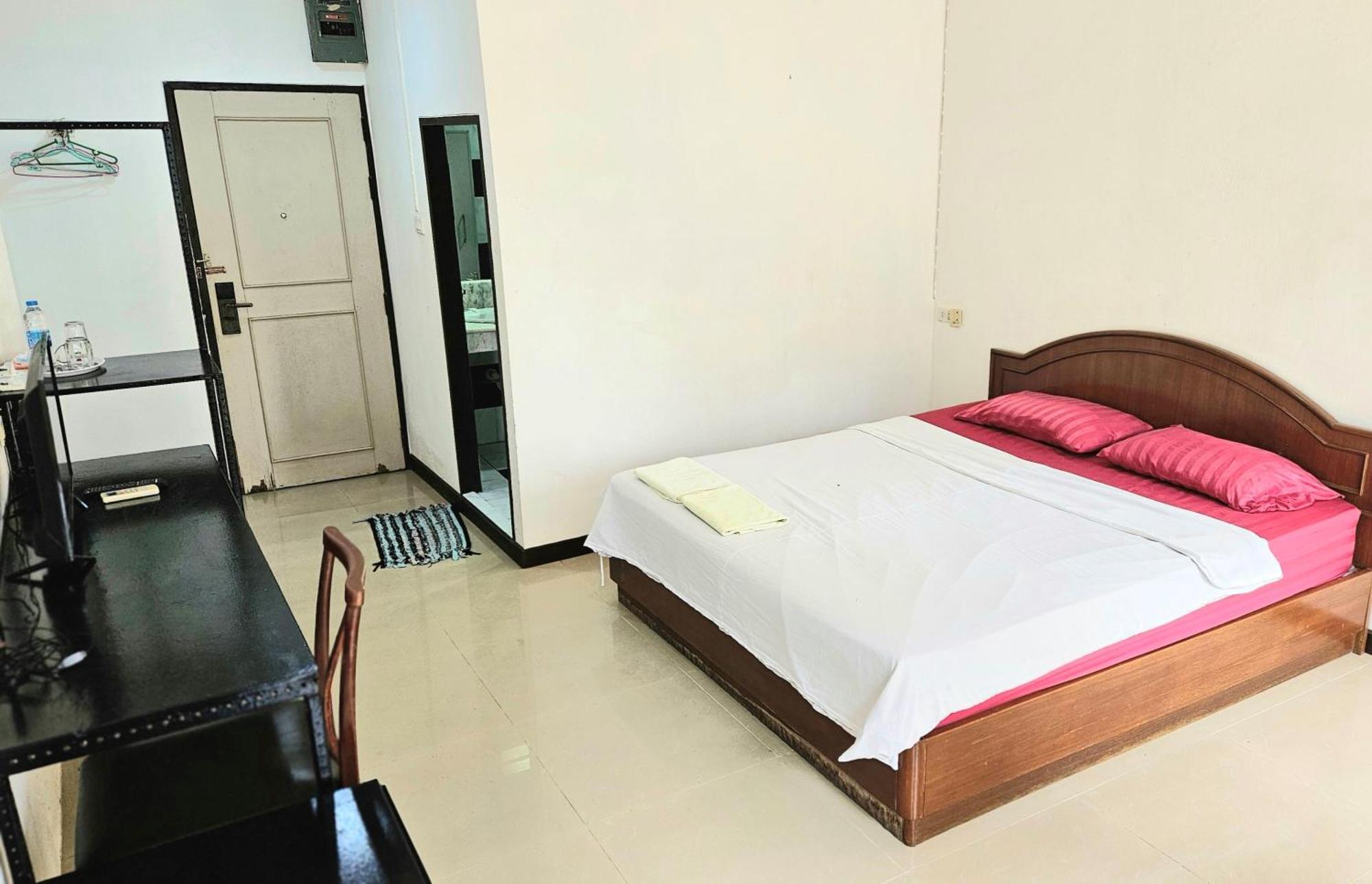 A House Boutique Guesthouse Bangkok Exterior photo